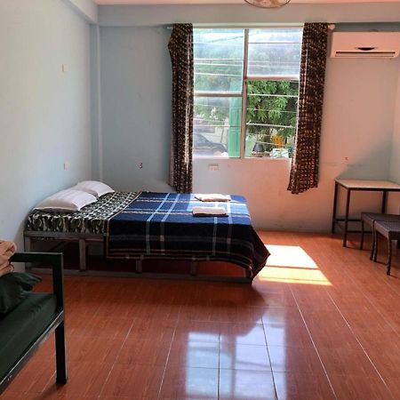 ואנג ויינג Army Barracks Guesthouse מראה חיצוני תמונה