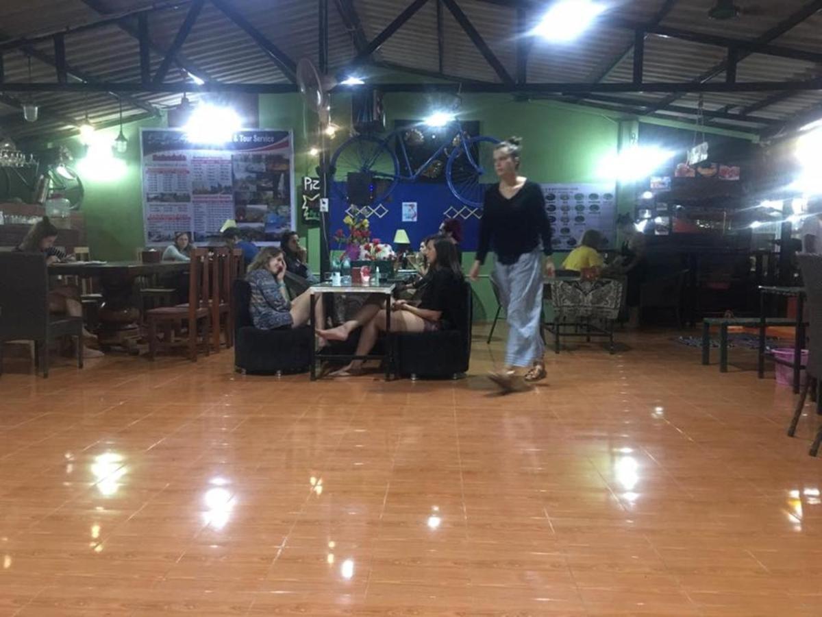ואנג ויינג Army Barracks Guesthouse מראה חיצוני תמונה