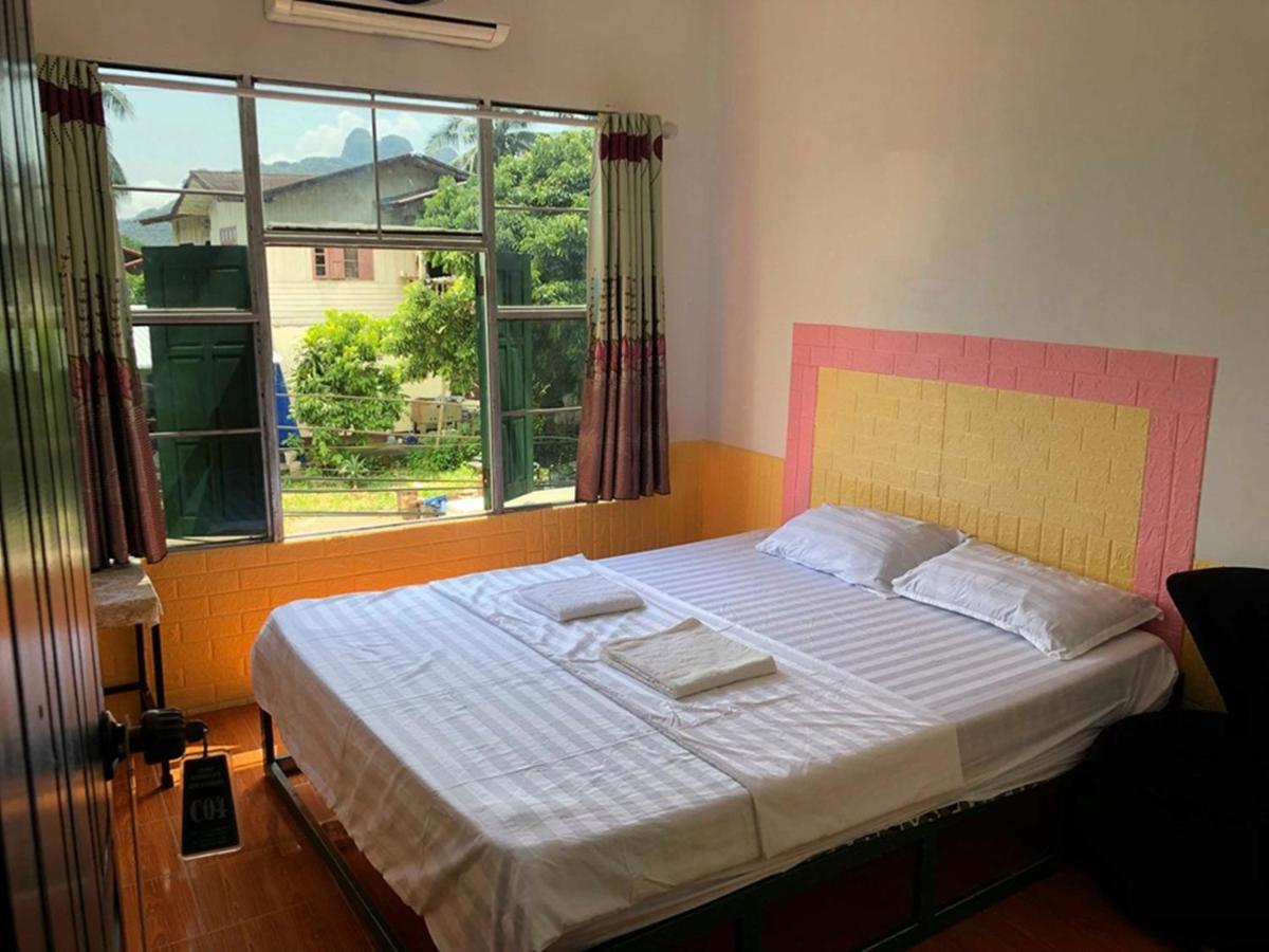 ואנג ויינג Army Barracks Guesthouse מראה חיצוני תמונה